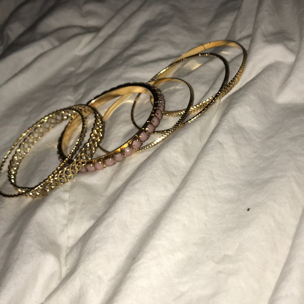 Set of 6 Bangles💍💅🏼